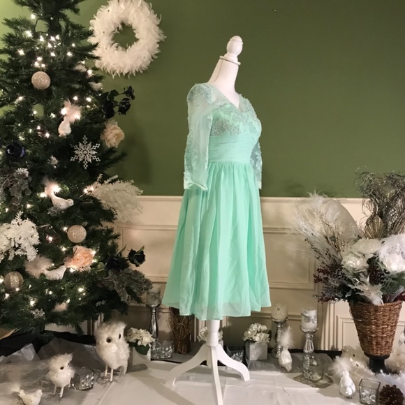 Purchase on PartyDressShop2 closet - Picture 5 of 7